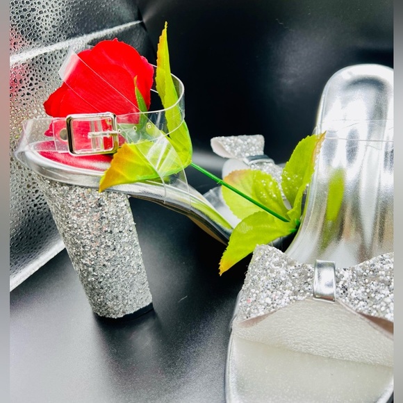 NIB Chunky Heals w/ Glitter & Bow Detail & Ankle Straps - Picture 10 of 16